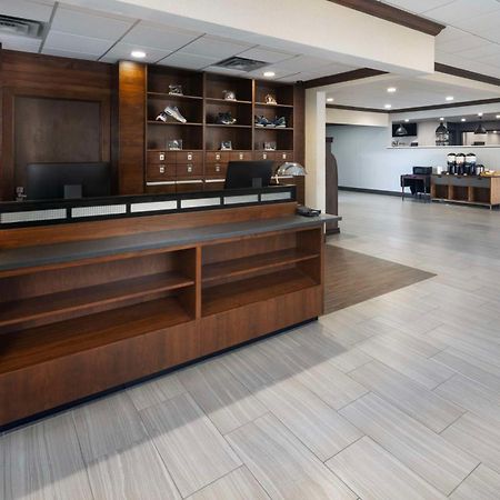Doubletree By Hilton Manhattan, Ks Exterior foto