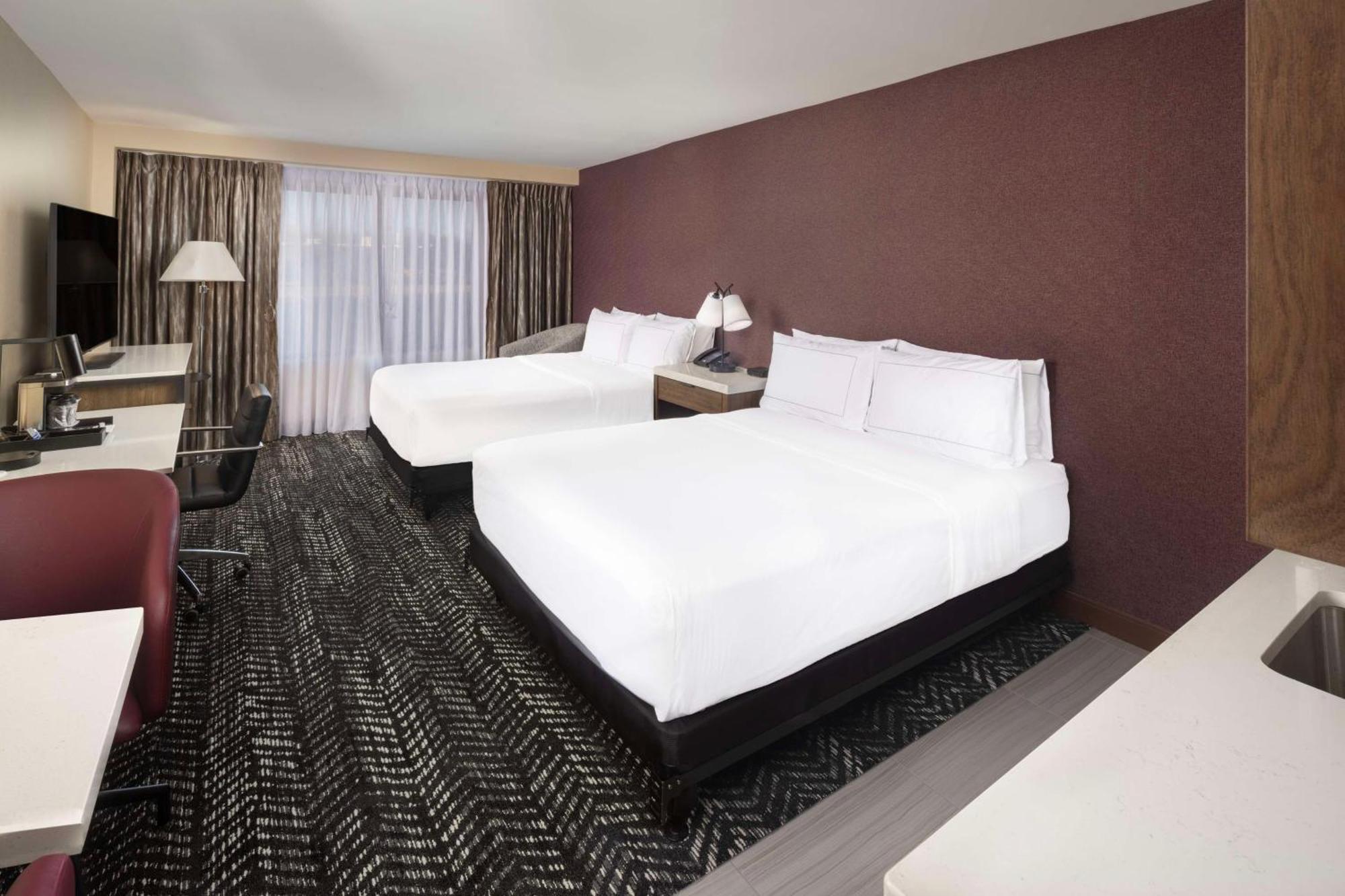 Doubletree By Hilton Manhattan, Ks Exterior foto